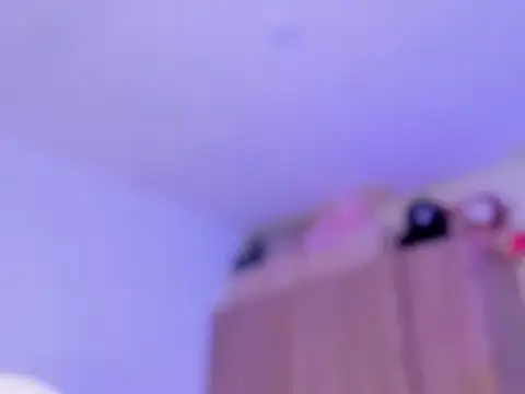 perla7777 online show from February 6, 2025, 2:15 pm