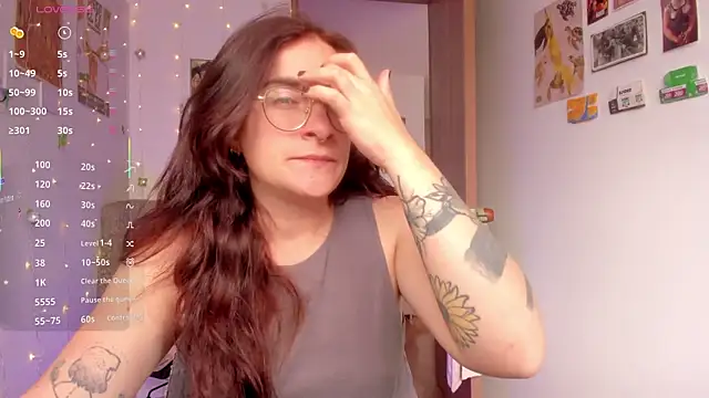 linda giggle online show from November 11, 2025, 2:39 pm