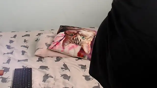 WendiMoon online show from October 17, 2025, 7:11 am