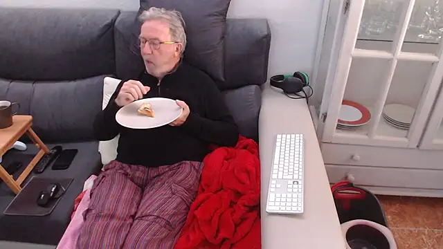 Nudelschwanz online show from February 23, 2025, 2:46 pm