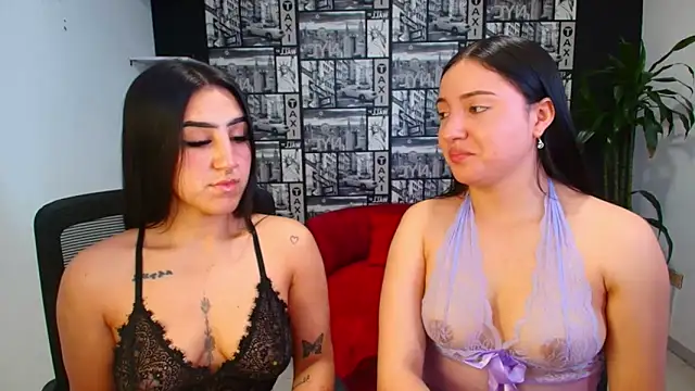 Snapshot of Isa_And_Natasha chatting on May 12, 2026, 7:00 pm Isa And Natasha online show from May 12, 2026, 7:00 pm