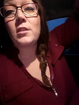 Snapshot of BBWQUEENBEEE chatting on March 4, 2025, 2:10 pm BBWQUEENBEEE online show from March 4, 2025, 2:10 pm