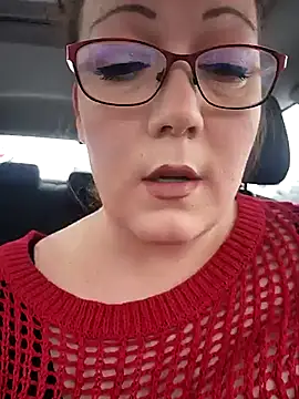 Snapshot of BBWQUEENBEEE chatting on March 4, 2025, 11:22 pm BBWQUEENBEEE online show from March 4, 2025, 11:22 pm