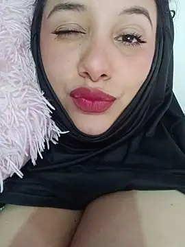 Deina bunny online show from May 25, 2026, 6:47 pm