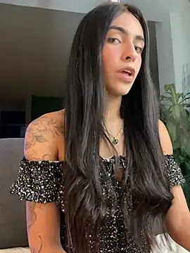 Snapshot of DaphneUwu chatting on June 16, 2026, 1:30 am DaphneUwu online show from June 16, 2026, 1:30 am
