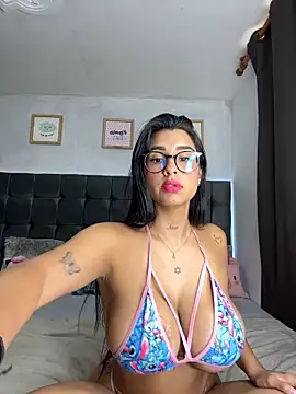 lovely violet13 online show from October 17, 2025, 8:33 pm