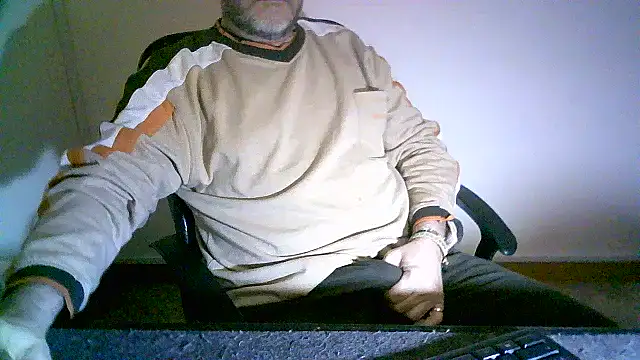 Greek Passion online show from December 5, 2025, 6:26 pm