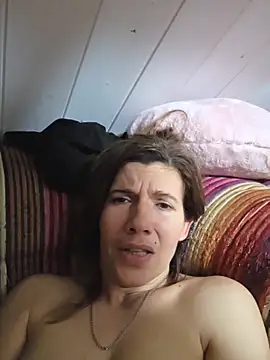 Lina lou4 online show from November 11, 2025, 5:13 pm