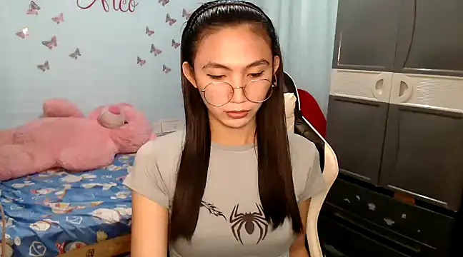 PirateEmpressBoaAico online show from January 4, 2025, 10:49 am