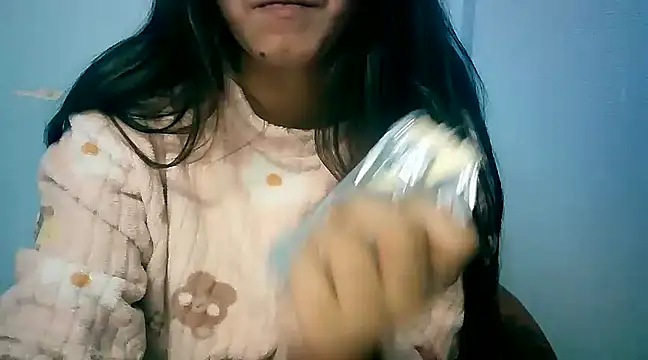 Snapshot of lovelydesi21 chatting on December 21, 2024, 6:02 pm lovelydesi21 online show from December 21, 2024, 6:02 pm