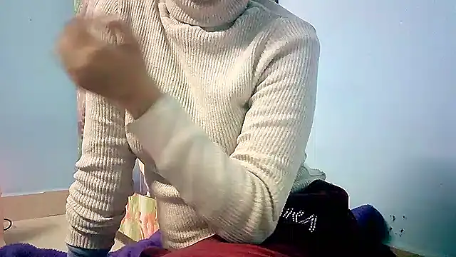 Snapshot of lovelydesi21 chatting on January 11, 2025, 12:18 pm lovelydesi21 online show from January 11, 2025, 12:18 pm