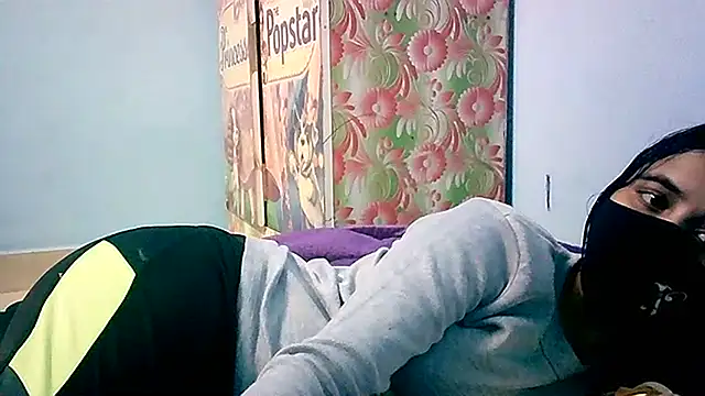 Snapshot of lovelydesi21 chatting on January 11, 2025, 6:23 pm lovelydesi21 online show from January 11, 2025, 6:23 pm