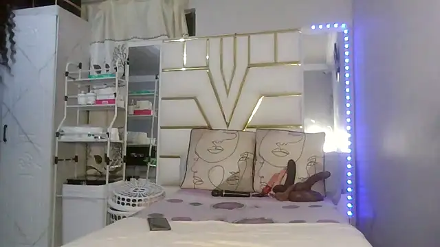 SexyyNana online show from March 19, 2026, 3:43 am