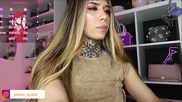 Snapshot of caroline_cossei chatting on February 8, 2025, 6:22 am caroline cossei online show from February 8, 2025, 6:22 am