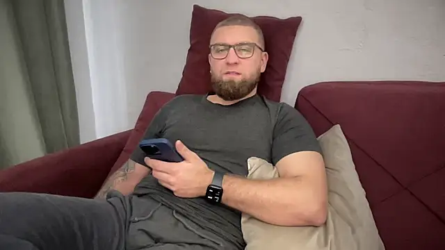 Bear bear  online show from February 6, 2025, 12:26 pm