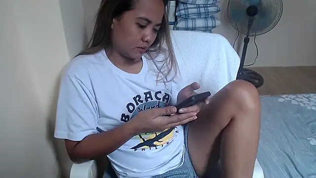 xTheLastVIRGINx online show from September 11, 2025, 5:18 am