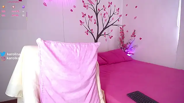 Karolina 1 online show from October 1, 2025, 2:01 pm