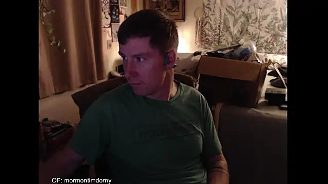 MormonPineapples online show from November 14, 2025, 4:33 am