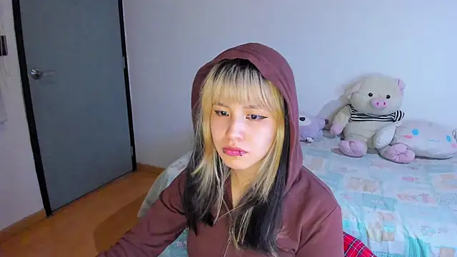 Akane-Mou online show from December 6, 2024, 4:25 am