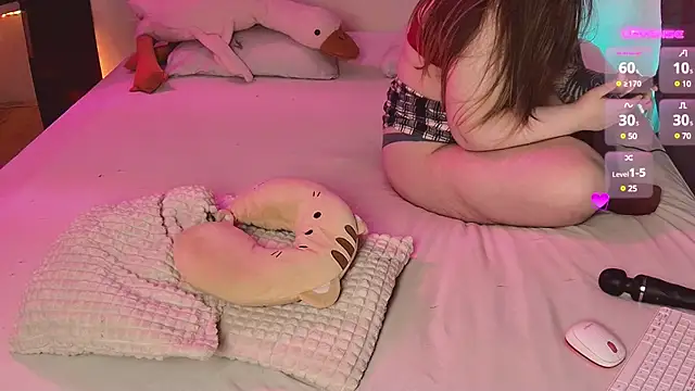 Snapshot of cutenessa chatting on February 14, 2025, 12:14 pm cutenessa online show from February 14, 2025, 12:14 pm