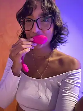 aurora xoxo online show from January 6, 2025, 4:47 am