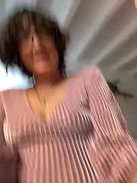 aurora xoxo online show from March 22, 2026, 8:12 pm