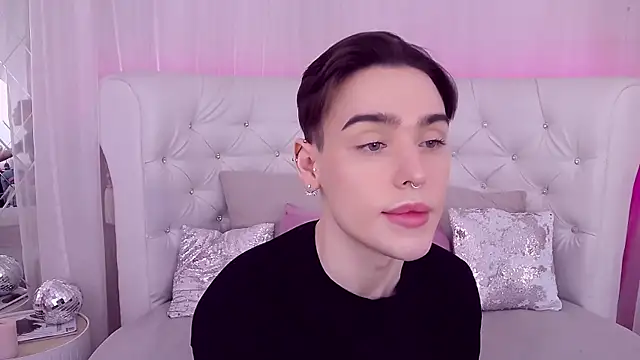 Snapshot of RobbyCharming chatting on January 27, 2025, 7:46 pm RobbyCharming online show from January 27, 2025, 7:46 pm
