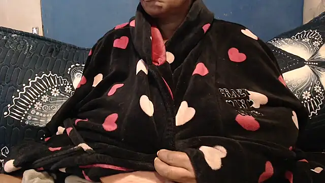 CUTEFIRMMELONSS online show from September 19, 2025, 9:22 am