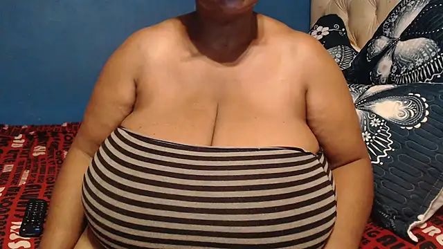 CUTEFIRMMELONSS online show from March 6, 2026, 8:38 pm