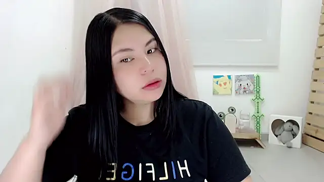 Youlittlepervertt  online show from November 20, 2025, 11:21 am