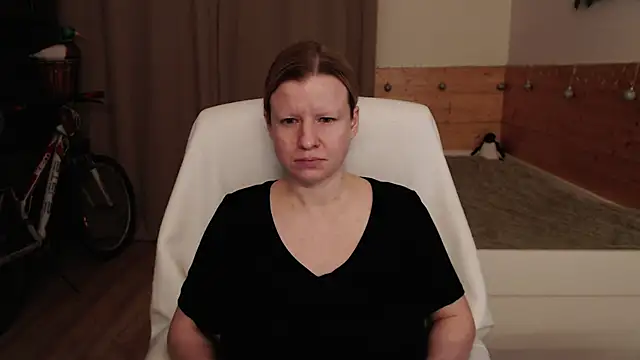 Snapshot of Exponent_5 chatting on December 4, 2024, 6:28 pm Exponent 5 online show from December 4, 2024, 6:28 pm