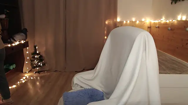 Snapshot of Exponent_5 chatting on December 27, 2024, 11:31 pm Exponent 5 online show from December 27, 2024, 11:31 pm