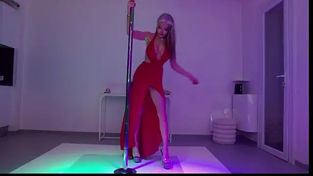 Bella Twine online show from March 6, 2026, 7:54 pm