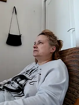 She-devilx online show from April 28, 2026, 12:32 pm