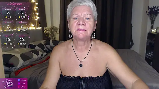 Snapshot of roxana_brooks chatting on May 18, 2026, 2:23 pm roxana brooks online show from May 18, 2026, 2:23 pm