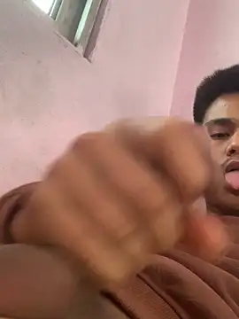 Hullax online show from February 27, 2026, 3:50 am