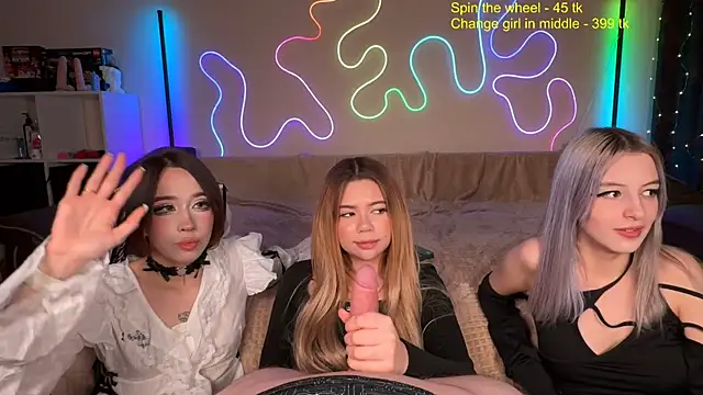 Snapshot of NickAnny chatting on February 4, 2025, 10:24 pm NickAnny online show from February 4, 2025, 10:24 pm