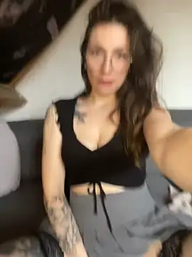 Snapshot of TalullaX chatting on February 20, 2025, 2:35 pm TalullaX online show from February 20, 2025, 2:35 pm