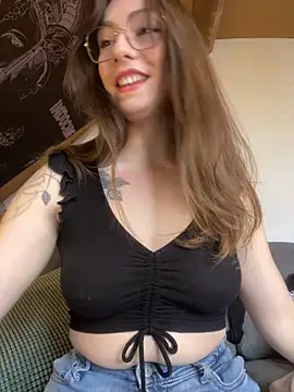 Snapshot of TalullaX chatting on March 10, 2025, 9:10 am TalullaX online show from March 10, 2025, 9:10 am