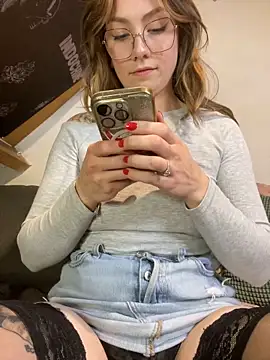 Snapshot of TalullaX chatting on March 19, 2025, 8:00 pm TalullaX online show from March 19, 2025, 8:00 pm