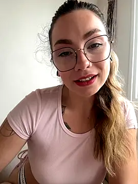 Snapshot of TalullaX chatting on October 9, 2025, 9:29 am TalullaX online show from October 9, 2025, 9:29 am