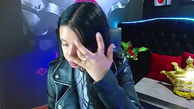 Snapshot of VALERY_MEER chatting on December 19, 2024, 12:01 pm VALERY MEER online show from December 19, 2024, 12:01 pm