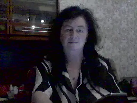 GypsiQueen2 online show from March 10, 2025, 8:56 pm
