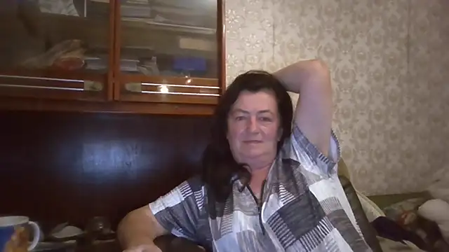 GypsiQueen2 online show from September 12, 2025, 6:52 pm