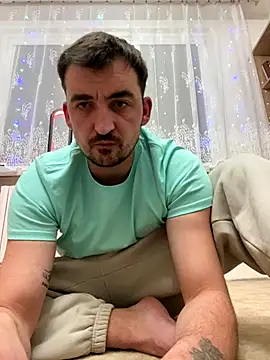 Snapshot of Fireflyerrr chatting on November 12, 2025, 5:35 pm Fireflyerrr online show from November 12, 2025, 5:35 pm