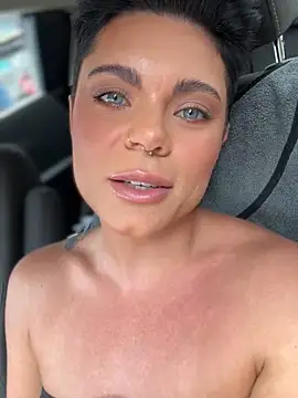 LukeLouHarvey online show from October 3, 2025, 4:31 am