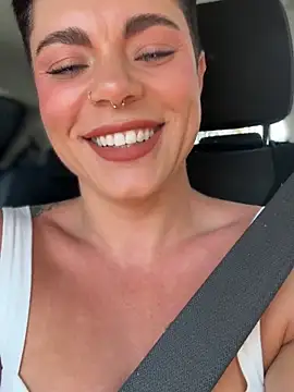 LukeLouHarvey online show from October 7, 2025, 4:31 am