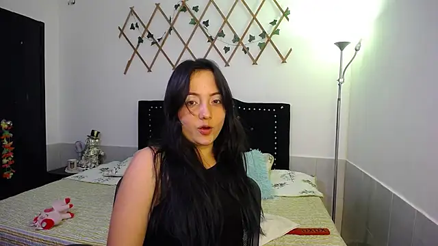 naughty girl 4u online show from October 21, 2025, 7:36 pm