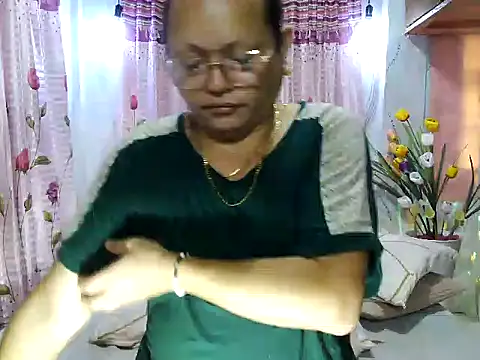 UrAsianPrincessDanie online show from March 14, 2025, 1:05 am