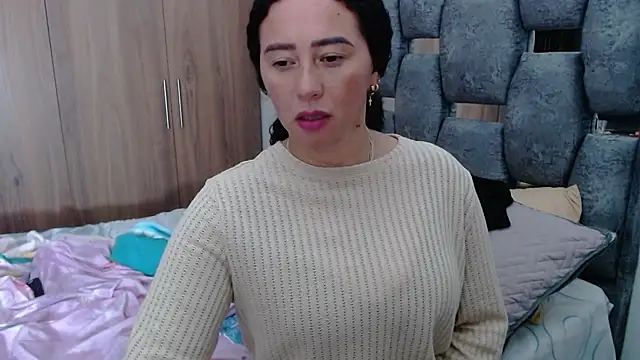 sara hott 1 online show from January 26, 2025, 10:35 pm